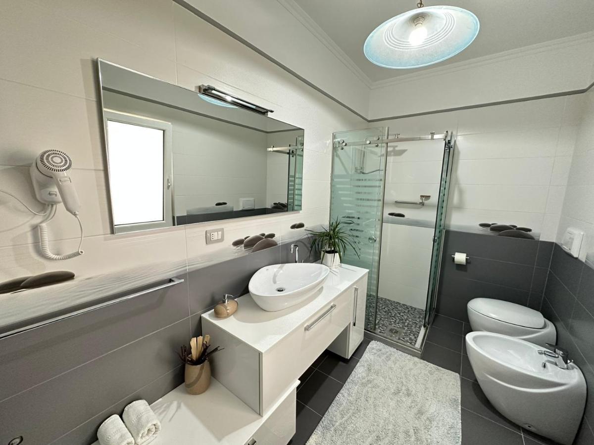 Home Aquamarine & Residence Vlora Kültér fotó