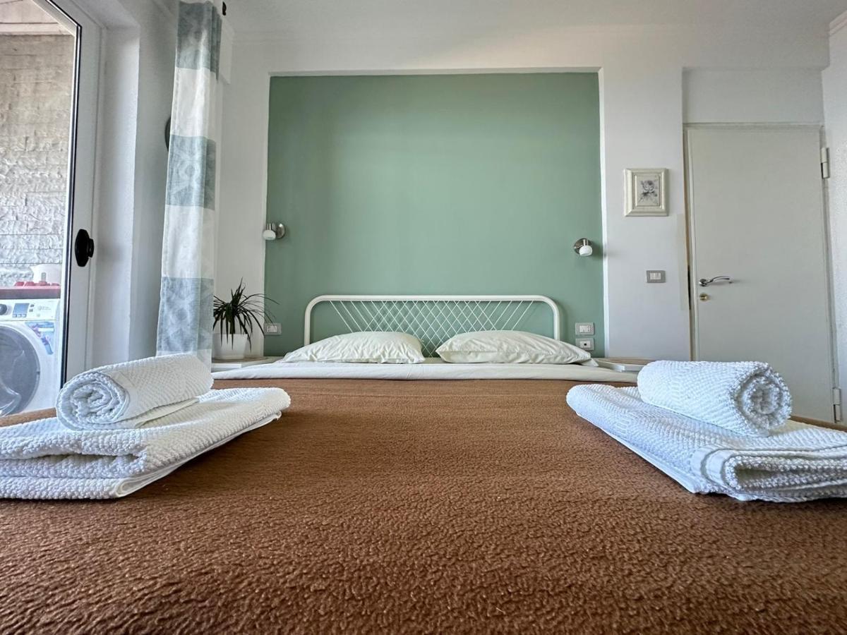 Home Aquamarine & Residence Vlora Kültér fotó